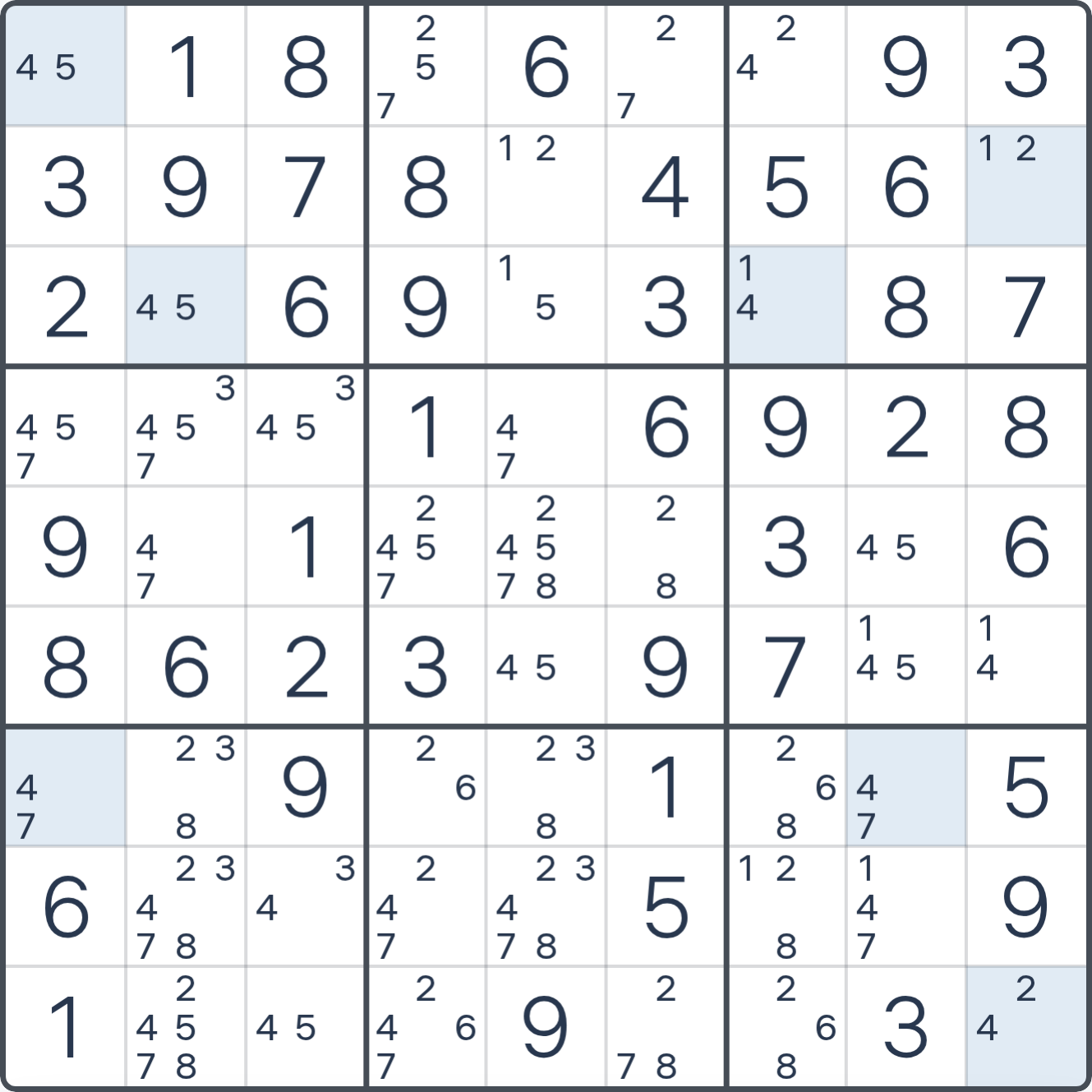 Grille de Sudoku montrant l’étape 1 de l’exemple (Anneau AIC bivalent), avec les candidats et cases pertinents mis en évidence.