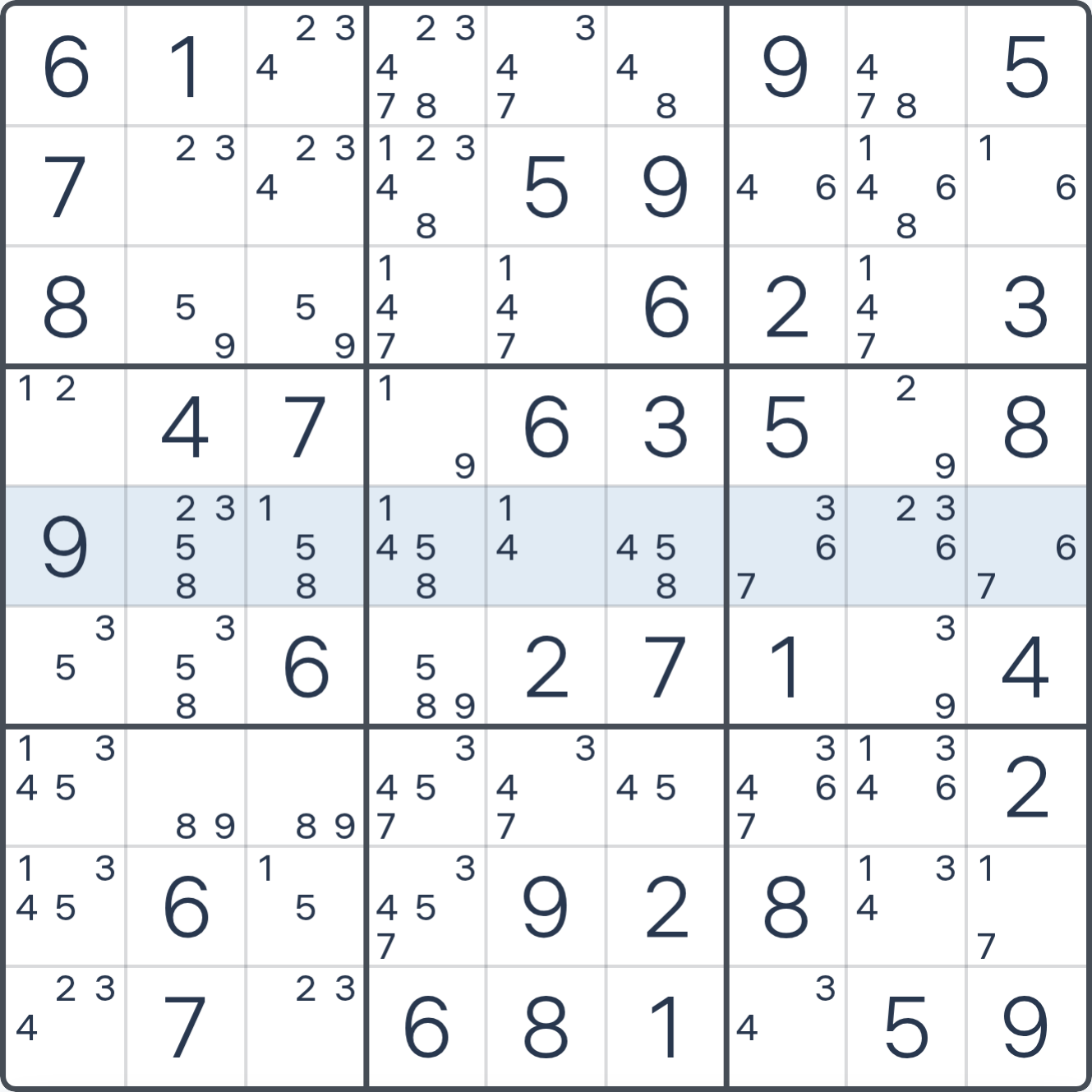 Grille de Sudoku montrant l’étape 1 de l’exemple (Quadruple Caché), avec les candidats et cases pertinents mis en évidence.