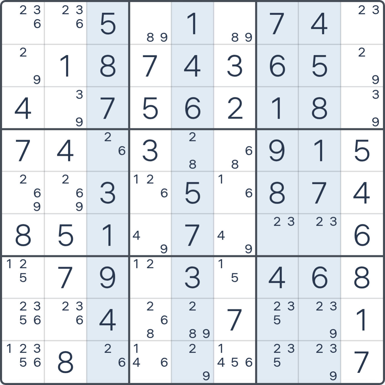 Grille de Sudoku montrant l’étape 1 de l’exemple (Méduse), avec les candidats et cases pertinents mis en évidence.