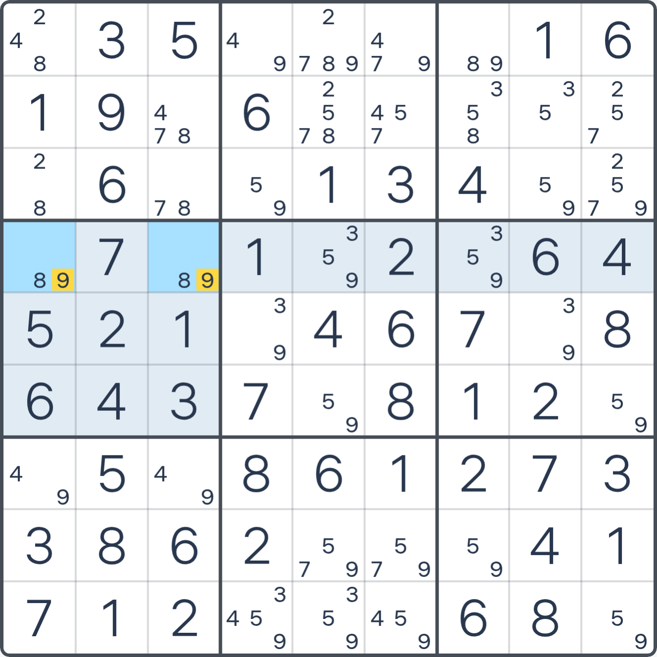 Grille de Sudoku montrant l’étape 2 de l’exemple (Pointing), avec les candidats et cases pertinents mis en évidence.