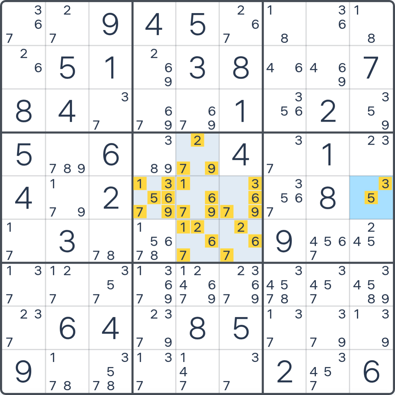 Grille de Sudoku montrant l’étape 1 de l’exemple (Anneau TUVWXYZ), avec les candidats et cases pertinents mis en évidence.