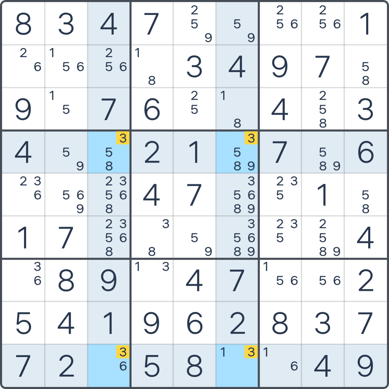 Grille de Sudoku montrant l’étape 2 de l’exemple (X-Aile), avec les candidats et cases pertinents mis en évidence.